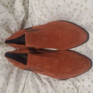 Beautiful burnt orange flat, naturalizer, size 8M, leather upper